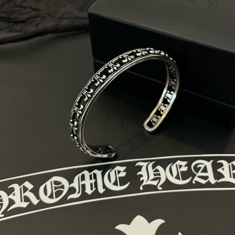 Ch*0me He**ts bracelets